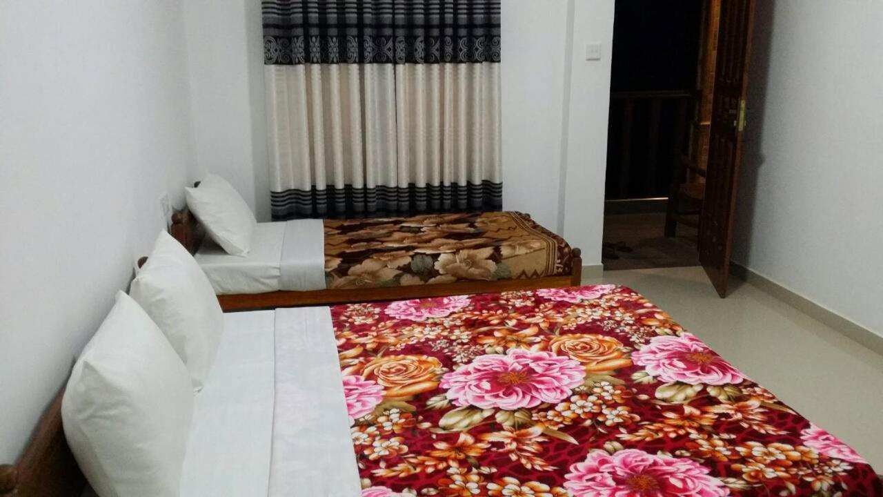 Tea Breeze Motel Nallathanniya Buitenkant foto