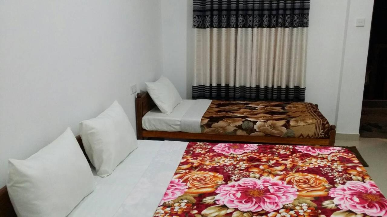 Tea Breeze Motel Nallathanniya Buitenkant foto