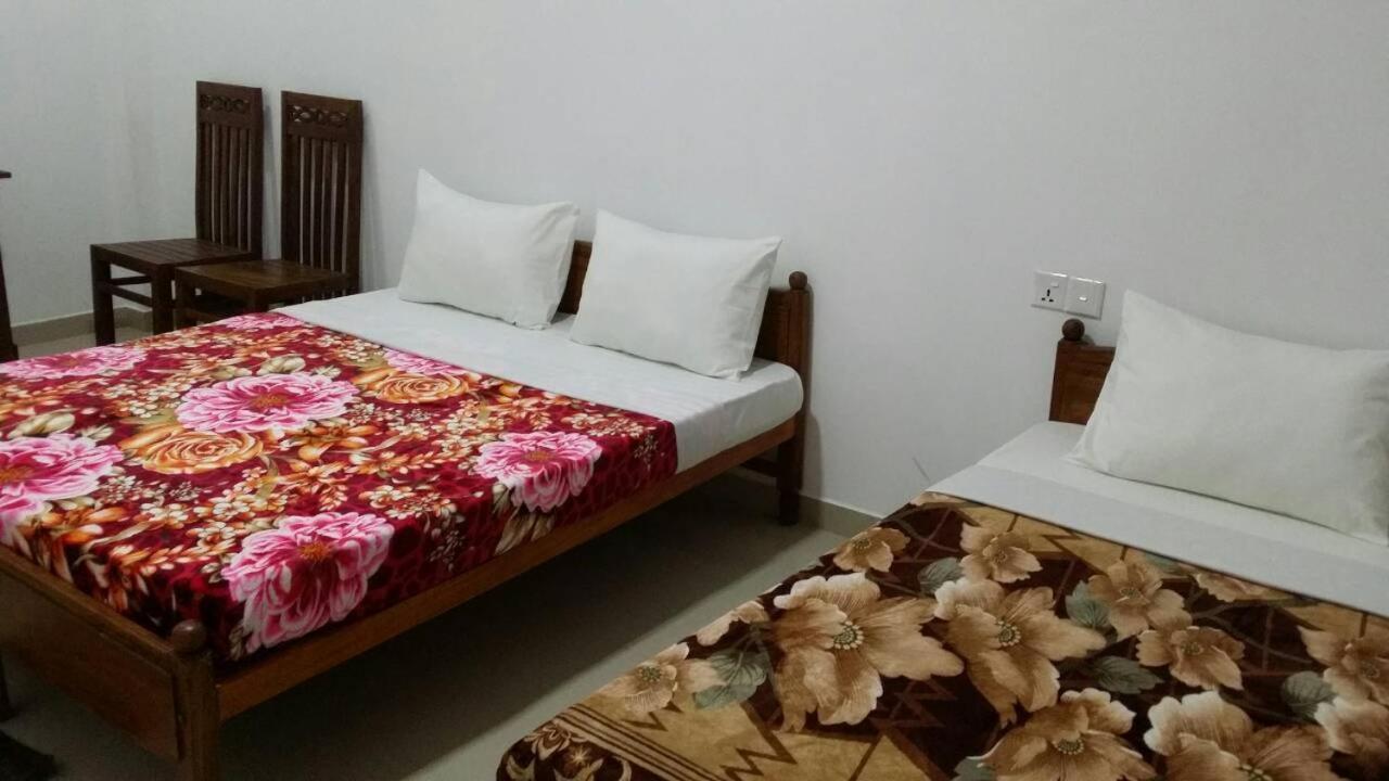 Tea Breeze Motel Nallathanniya Buitenkant foto